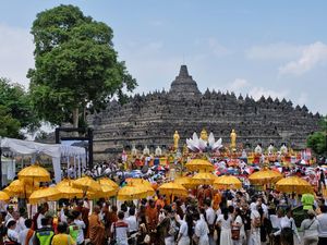 Waisak dan Pesan Damai yang Bergema dari Berbagai Daerah