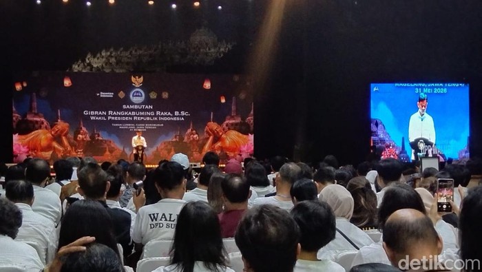 Wapres Gibran Rakabuming menghadiri Dharmasanti Waisak di Candi borobudur, Minggu (31/5/2026).