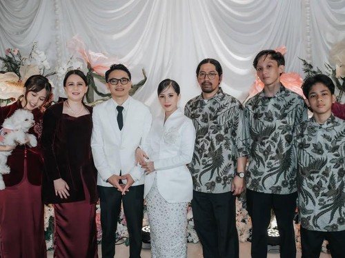 Zara Adhisty bagikan foto pernikahan.