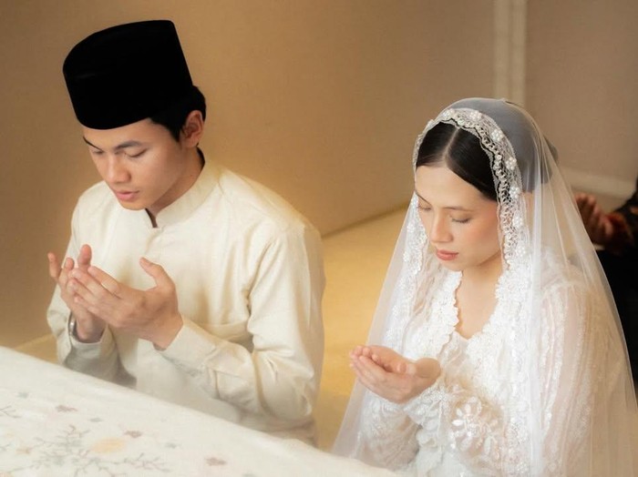 Surprise! Zara Adhisty Bagikan Foto Pernikahan dengan Tsaqib