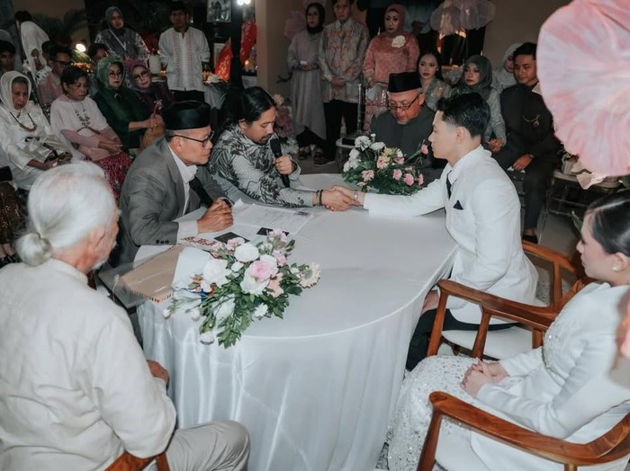 Surprise! Zara Adhisty Bagikan Foto Pernikahan dengan Tsaqib