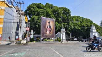 Solo Heboh, LDA Pasang Baliho SISKS PB XIV Mangkubumi di Gladag