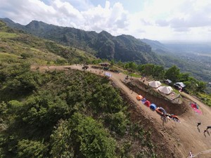 Bukit Tunggangan, Spot Sunset dan Paralayang Terbaik di Trenggalek