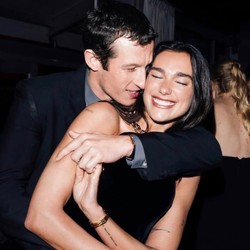 Dari Momen Kebetulan Dua Lipa-Callum Turner, Turun ke Hati