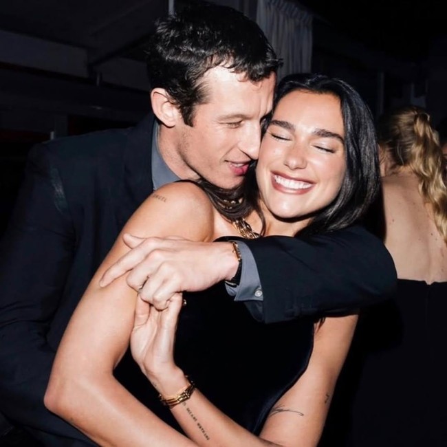 Dari Momen Kebetulan Dua Lipa-Callum Turner, Turun ke Hati