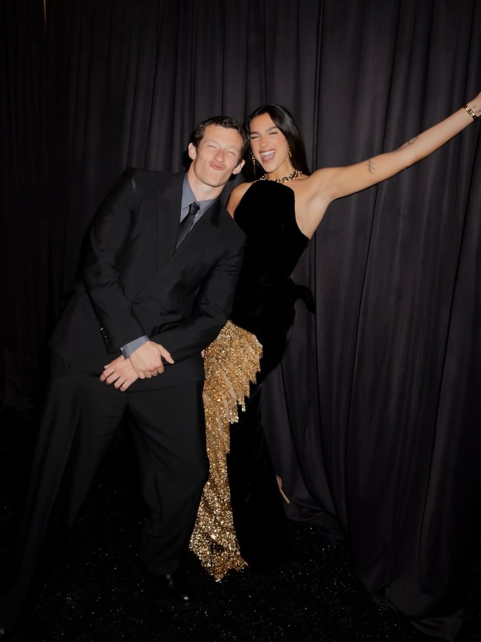Dari Momen Kebetulan Dua Lipa-Callum Turner, Turun ke Hati