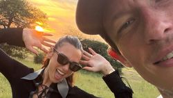 Dari Momen Kebetulan Dua Lipa-Callum Turner, Turun ke Hati