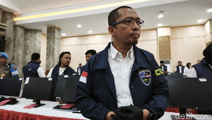 Dirressiber Polda Jateng, Kombes Himawan Susanto Saragih, saat konferensi pers di Mapolda Jateng, Senin (1/6/2026).
