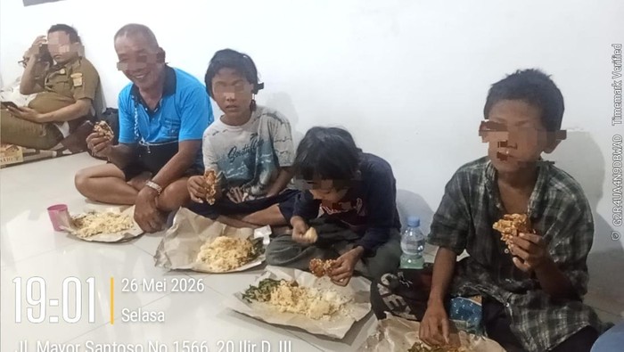 Dua anak yang viral di media sosial karena mengisap lem dibina Dinsos Palembang