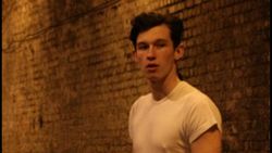 Intip Akting Callum Turner hingga ke Hollywood