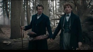Popularitas globalnya semakin meroket ketika ia terpilih memerankan Theseus Scamander, seorang Auror sekaligus kakak dari Newt Scamander dalam waralaba blockbuster dunia sihir J.K. Rowling, Fantastic Beasts: The Crimes of Grindelwald (2018) dan sekuelnya Fantastic Beasts: The Secrets of Dumbledore (2022). Foto: Dok.IMDb
