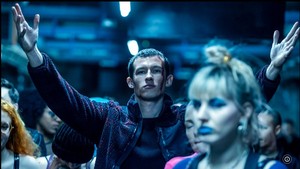Perannya sebagai tentara Shaun Emery dalam serial BBC One The Capture (2019) juga menjadikannya nominasi Aktor Terbaik dalam British Academy Television Awards 2020. Foto: Dok.IMDb