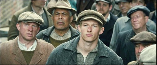Intip Akting Callum Turner hingga ke Hollywood