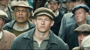 Pada 2023, ia dipilih langsung oleh sutradara George Clooney untuk memerankan tokoh nyata Joe Rantz dalam film The Boys in the Boat.Foto: Dok.IMDb