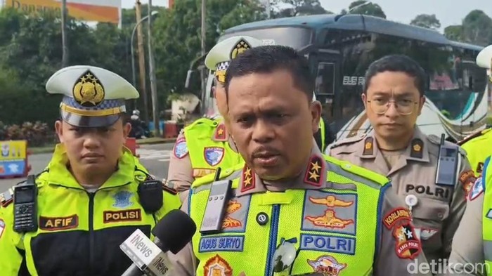 Kakorlantas Polri Irjen Agus Suryonugroho menyampaikan, hampir 40 ribu kendaraan melintas di Puncak Bogor dalam kurun 24 jam. (Rizky AM/detikcom)