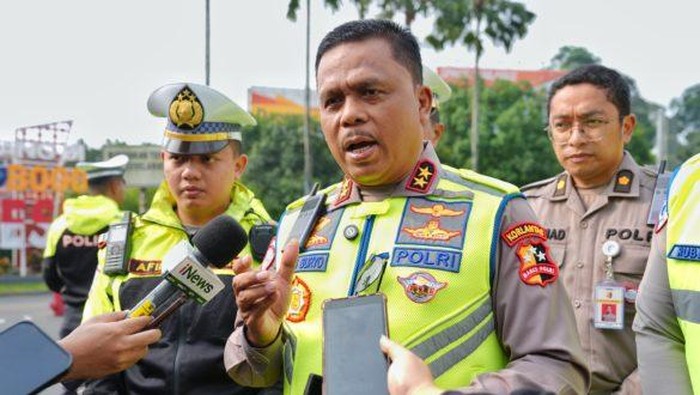 Kakorlantas Polri Irjen Agus Suryonugroho saat memantau langsung arus balik libur panjang di Gadog, Kabupaten Bogor. (Dok. Istimewa)