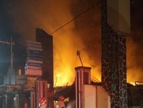 Puskesmas Tiron Kediri Terbakar Hebat, Api Diduga dari Apotek