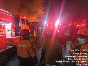 Pemkot Jakpus Data Jumlah Rumah Kebakaran Hebat di Kemayoran, Posko Disiapkan