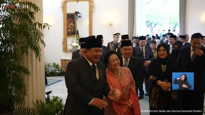 Momen keakraban Presiden Prabowo Subianto dan Presiden ke-5 RI Megawati Soekarno saat peringatan upacara Hari Lahir Pancasila, Senin (1/6/2026).