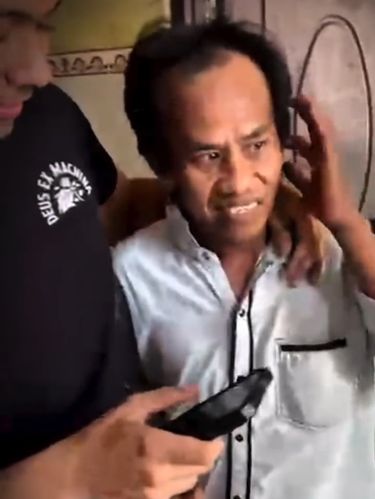 Pelaku pemalakan supir truk Polres pelabuhan tanjung perak menangkap seorang terduag pelaku pemalakan terhadap supir truk asal Lombok