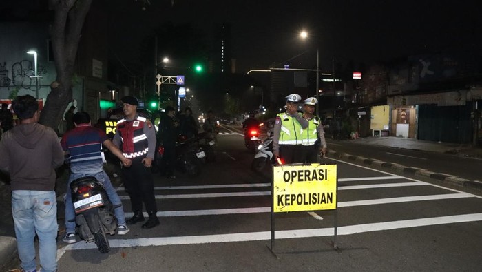 Polisi menggelar patroli dan razia di Jakarta Barat. (Dok. Istimewa)