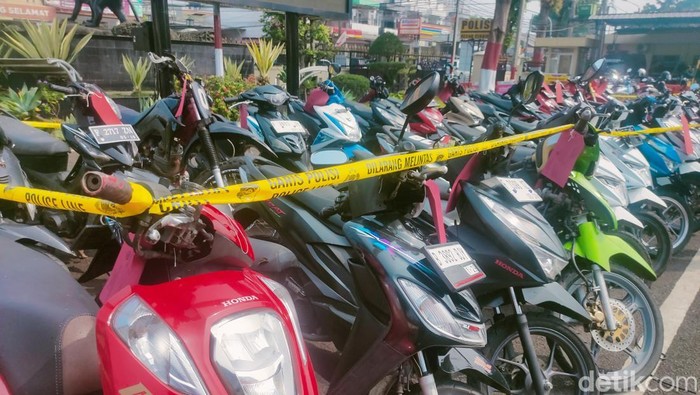 Puluhan sepeda motor hasil curian diamankan