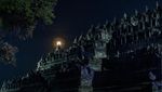 Ribuan Lampion Terangi Langit Borobudur Saat Waisak
