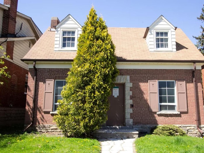 Rumah di 640 Millwood Street Toronto