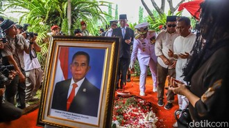 Duka Mendalam dan Penghormatan Terakhir untuk Ryamizard Ryacudu