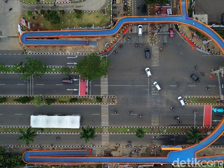 Skywalk Tegar Beriman Jadi Ikon Baru Cibinong