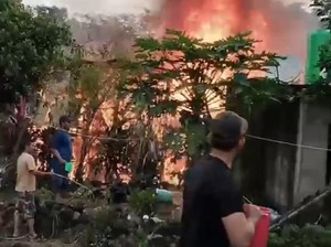 Rumah Warga di Parepare Ludes Terbakar Saat Penghuninya Mandi