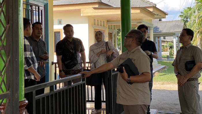 Tim Majelis Disiplin Profesi (MDP) saat mendatangi rumah yang diduga menjadi korban malpraktik.