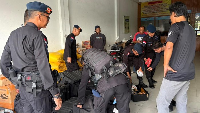 Tim Penjinak Bom (Jibom) Detasemen Gegana Satbrimob Polda Papua dikerahkan ke TKP ledakan bom di Biak Numfor.