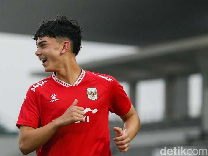 Sejumlah pemain Timnas Indonesia kembali menjalani sesi latihan di Stadion Madya, Jakarta, Senin (1/6/2026).