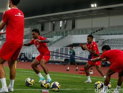 Sejumlah pemain Timnas Indonesia kembali menjalani sesi latihan di Stadion Madya, Jakarta, Senin (1/6/2026).