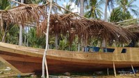 Kisah Abadi Pembuat Perahu Kayu Kemujan