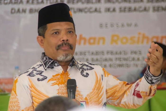 Wakil Ketua Badan Penganggaran dan Sekretaris Fraksi PKS MPR-RI, Johan Rosihan