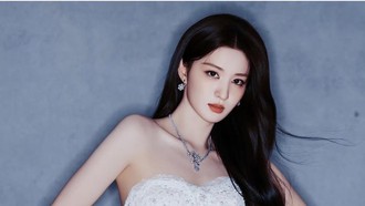 Visual Terbaru Wang Churan Jadi Sorotan, Tampil Memesona dengan Mini Dress