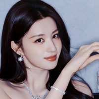 Bagaimana menurutmu dengan penampilan Wang Churan di pemotretan terbaru ini? Foto: Dok. Weibo