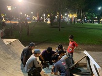 Skateboarder Malang Patungan Perbaiki Skatepark Alun-alun Malang yang Rusak