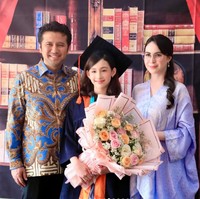Bak Kembaran Sang Mama, Potret Cantik Putri Arumi Bachsin yang Baru Lulus SD