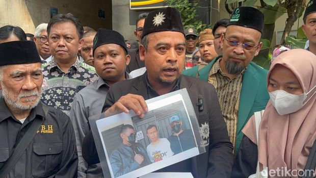 Anak penulis di Depok dipanggil Polda Metro Jaya untuk diklarifikasi atas laporan dugaan penyekapan oleh Ketum GRIB Jaya Rosario de Marshall (Hercules). (Kurniawan/detikcom)