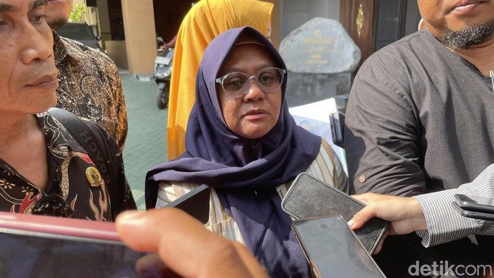 Anastacia Niken, ibu balita yang meninggal diduga korban malpraktik di RSUD Prambanan. Foto diambil saat Niken melapor ke Polda DIY, Selasa (2/6/2026).