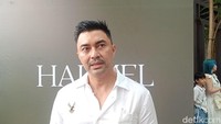 Perlu saya garis bawahi, bahwa semalam, saya juga tidak menyebutkan nama, perihal yang selingkuh atau diselingkuhi. Orang yang saya maksud juga bukan orang-orang yang teman-teman kira, jelasnya. Foto: Muhammad Ahsan Nurrijal
