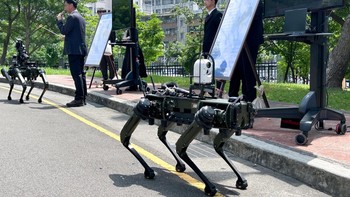 Taiwan sendiri terus berupaya memperkuat kemampuan pertahanannya di tengah dinamika keamanan kawasan yang semakin kompleks. Pengembangan dan pengenalan teknologi baru, termasuk robot militer, menjadi bagian dari strategi untuk meningkatkan kesiapan menghadapi berbagai tantangan di masa depan. REUTERS/Ben Blanchard