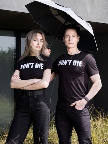 Bryan Johnson dan kekasihnya, Kate Tolo Bryan Johnson dan kekasihnya, Kate Tolo