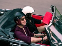Gaya Pacaran Dikta dengan Rachel Cia Naik Mobil Klasik