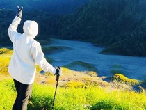 Savana Propok Rinjani Diselimuti Es, Suhu Pagi Capai 2 Derajat Celsius