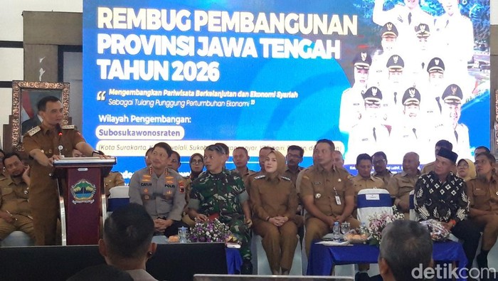 Gubernur Jateng Ahmad Luthfi memberikan sambutan pada kegiatan Rembug Pembangunan Provinsi Jawa Tengah tahun 2026 di Boyolali, Selasa (2/6/2026).