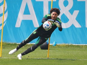 Ochoa Pensiun! Kiper Legendaris Meksiko Akhiri Karier setelah 6 Piala Dunia